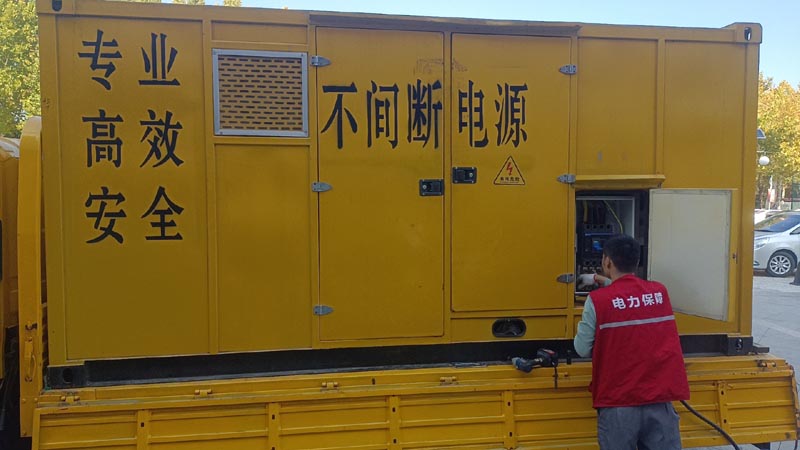 湘西柴油发电机组和UPS电源配合使用时，如何避免切换过程中的电力中断？